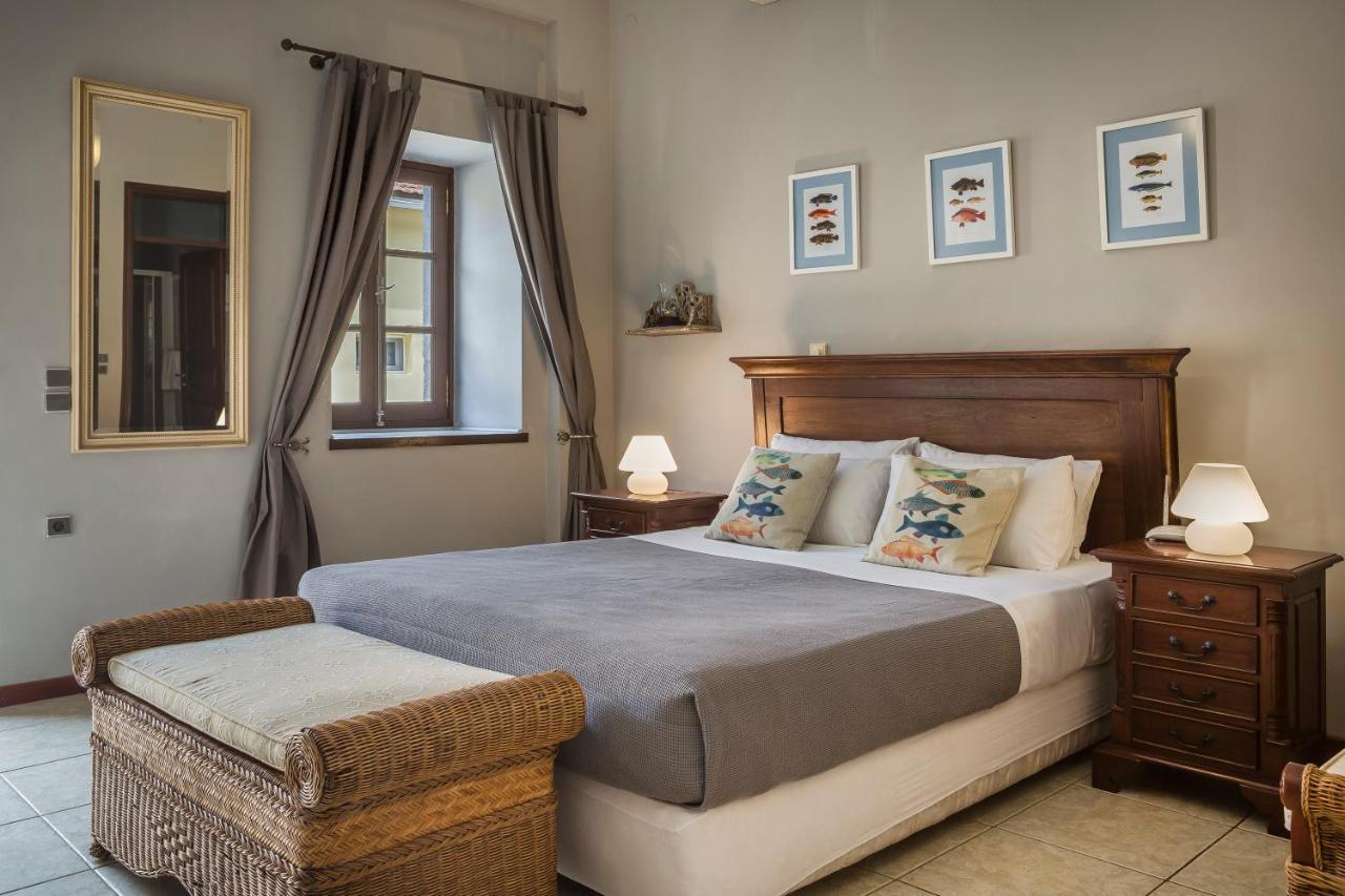 Faros Suites (Adults Only) ฟิสคาร์โด ภายนอก รูปภาพ