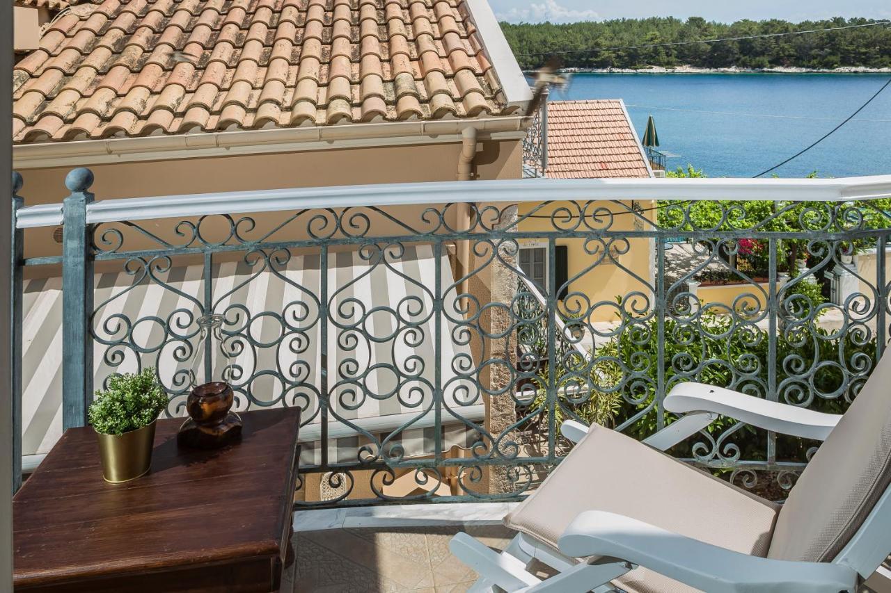 Faros Suites (Adults Only) ฟิสคาร์โด ภายนอก รูปภาพ