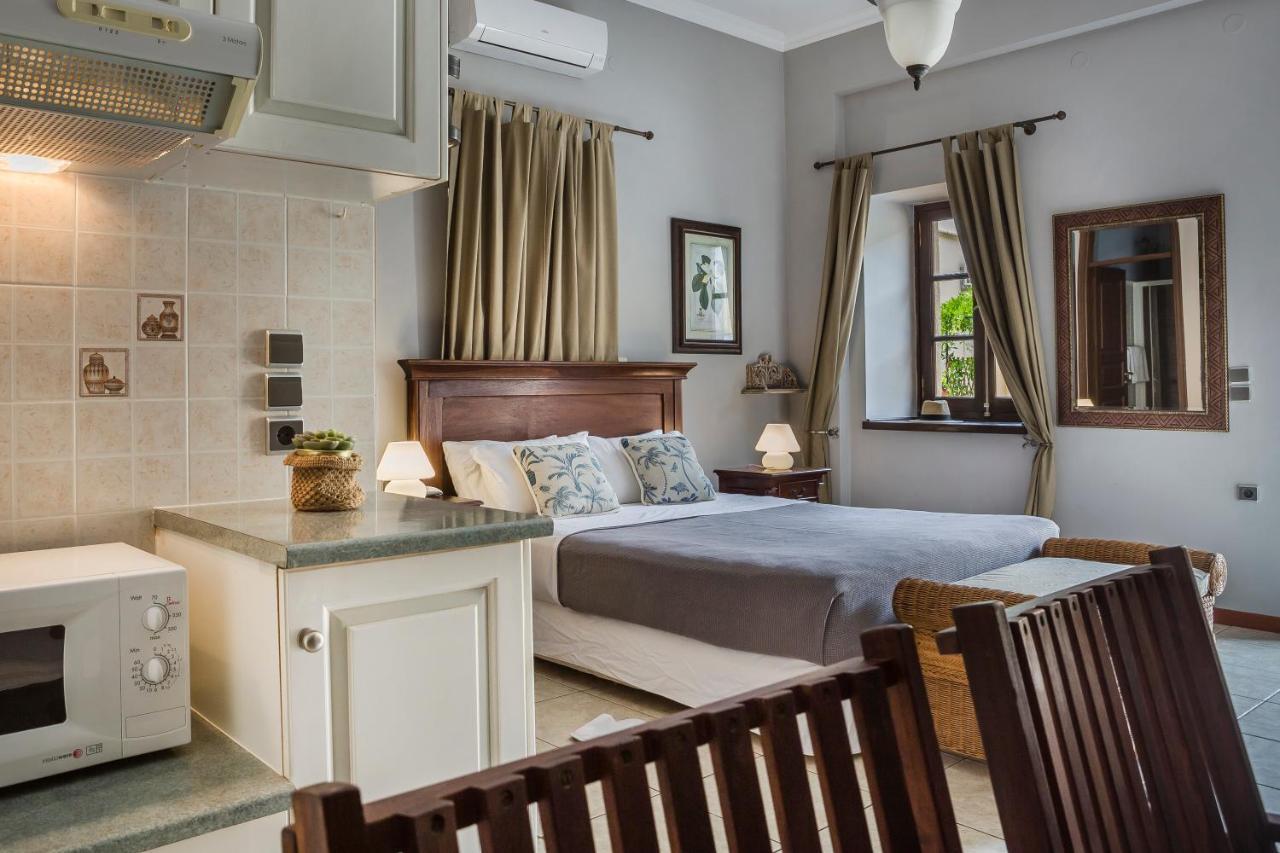 Faros Suites (Adults Only) ฟิสคาร์โด ภายนอก รูปภาพ
