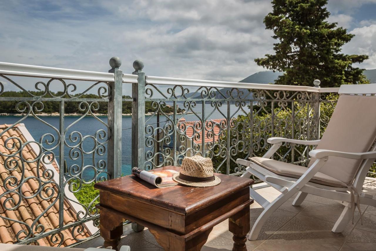 Faros Suites (Adults Only) ฟิสคาร์โด ภายนอก รูปภาพ