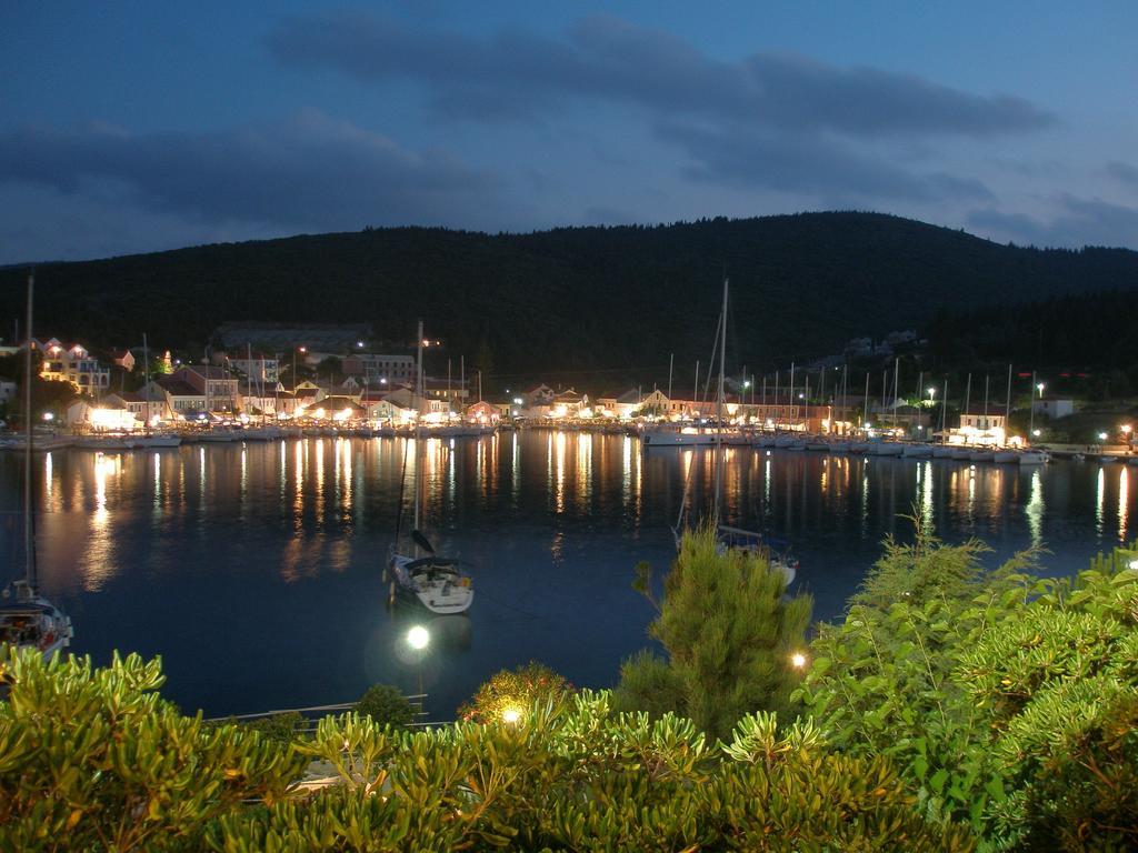 Faros Suites (Adults Only) ฟิสคาร์โด ภายนอก รูปภาพ